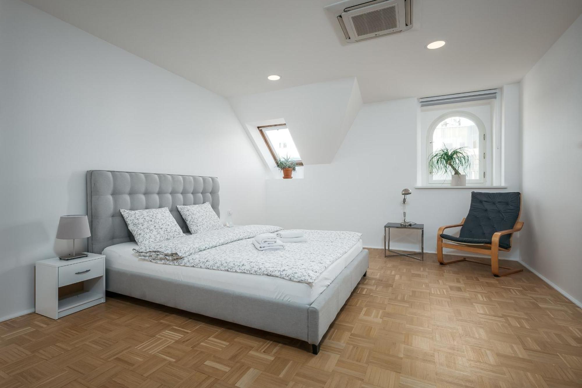 Dot 3 Bdr Apartment With Tyn Cathedral View & Ac Πράγα Εξωτερικό φωτογραφία
