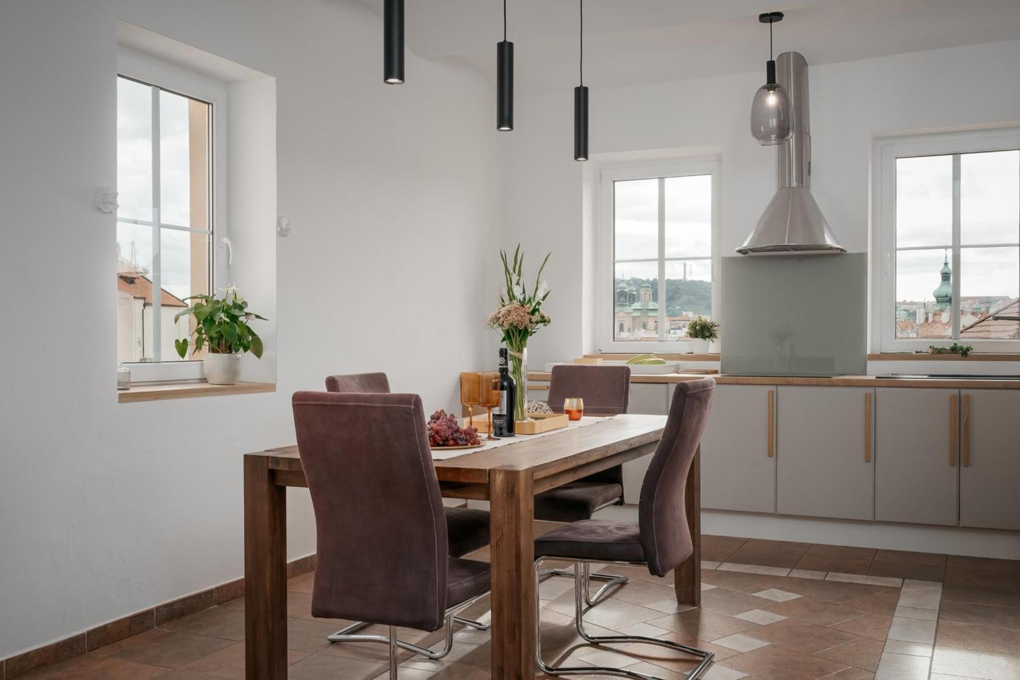 Dot 3 Bdr Apartment With Tyn Cathedral View & Ac Πράγα Εξωτερικό φωτογραφία