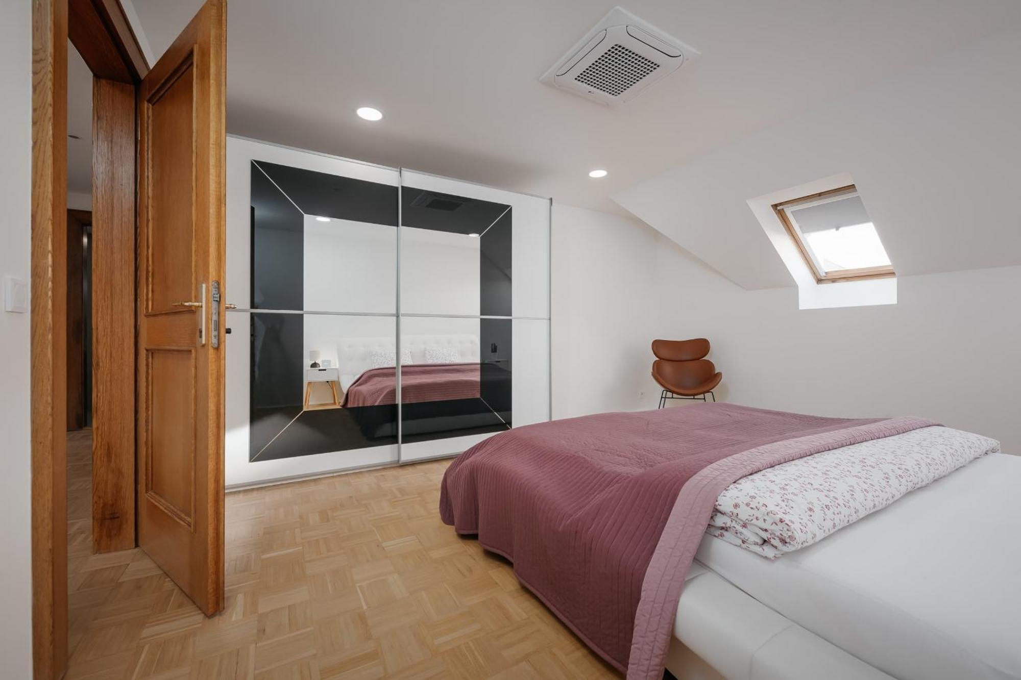 Dot 3 Bdr Apartment With Tyn Cathedral View & Ac Πράγα Εξωτερικό φωτογραφία